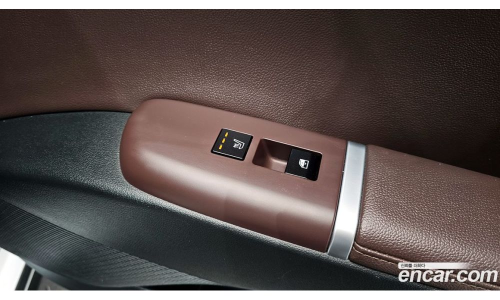 810890