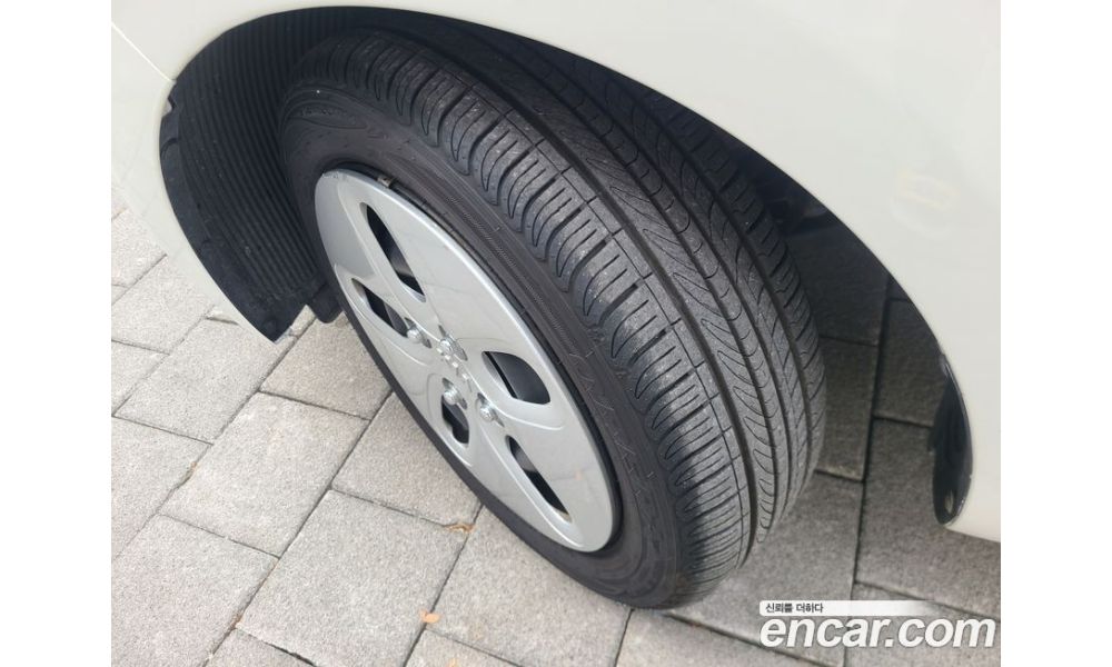 352590