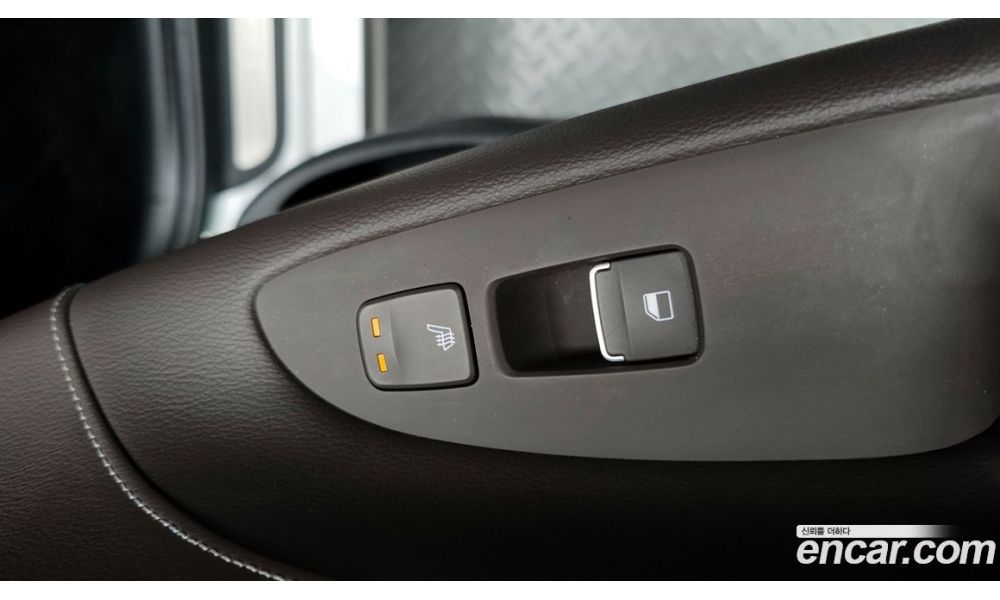 102676