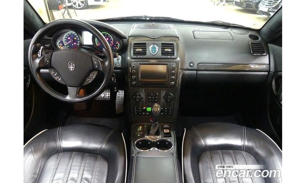 284740