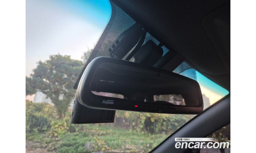 739882