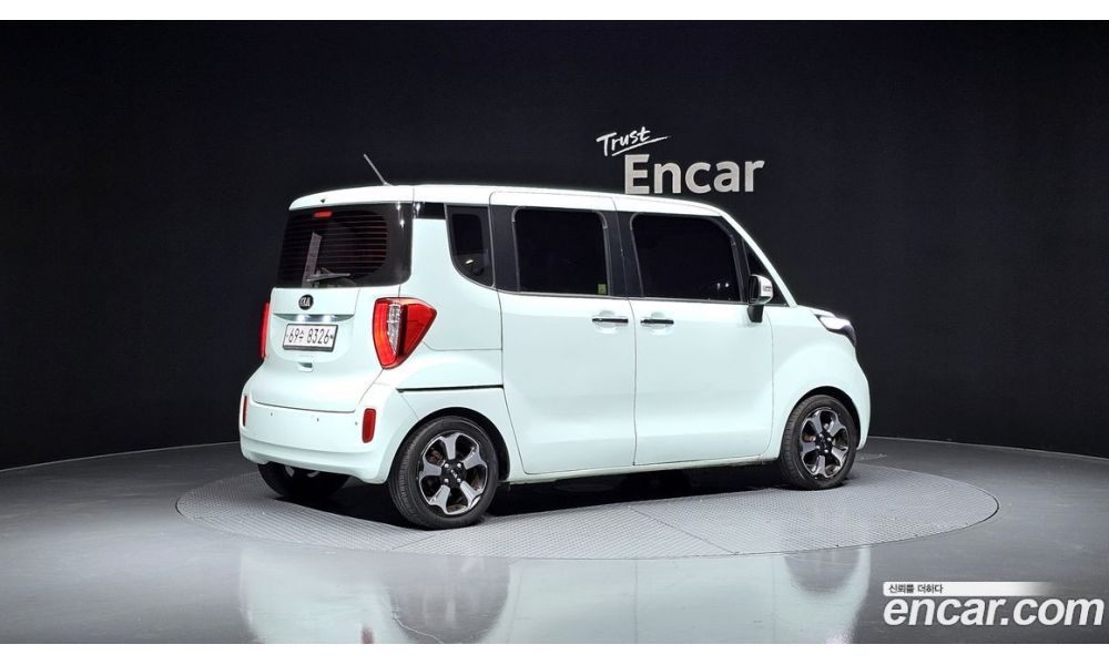 384883