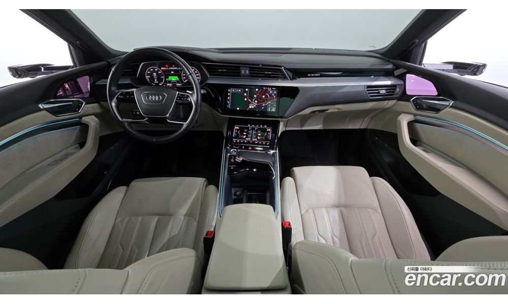 32983