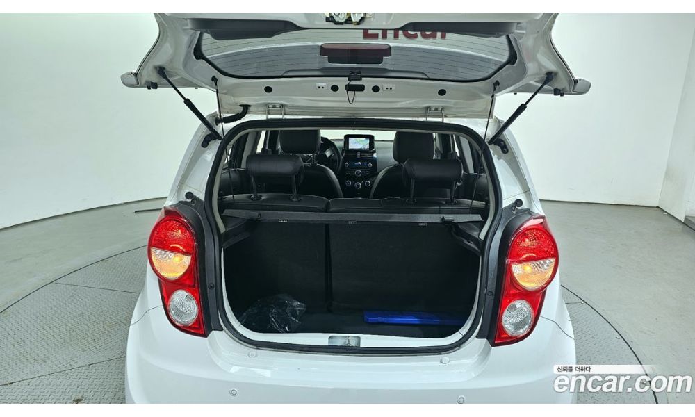 593030