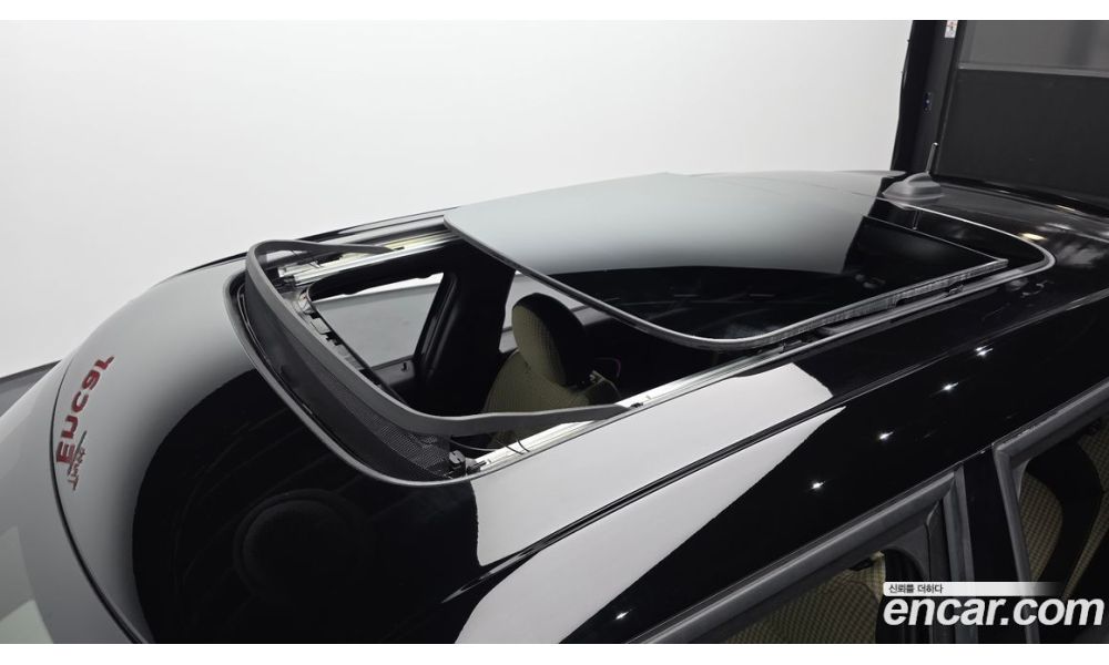 981819
