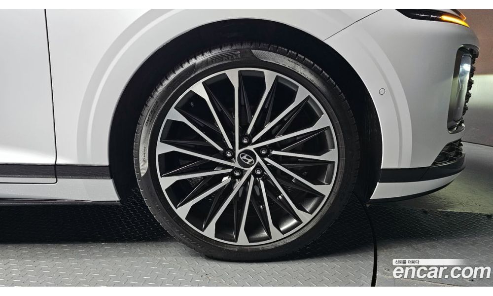 791437