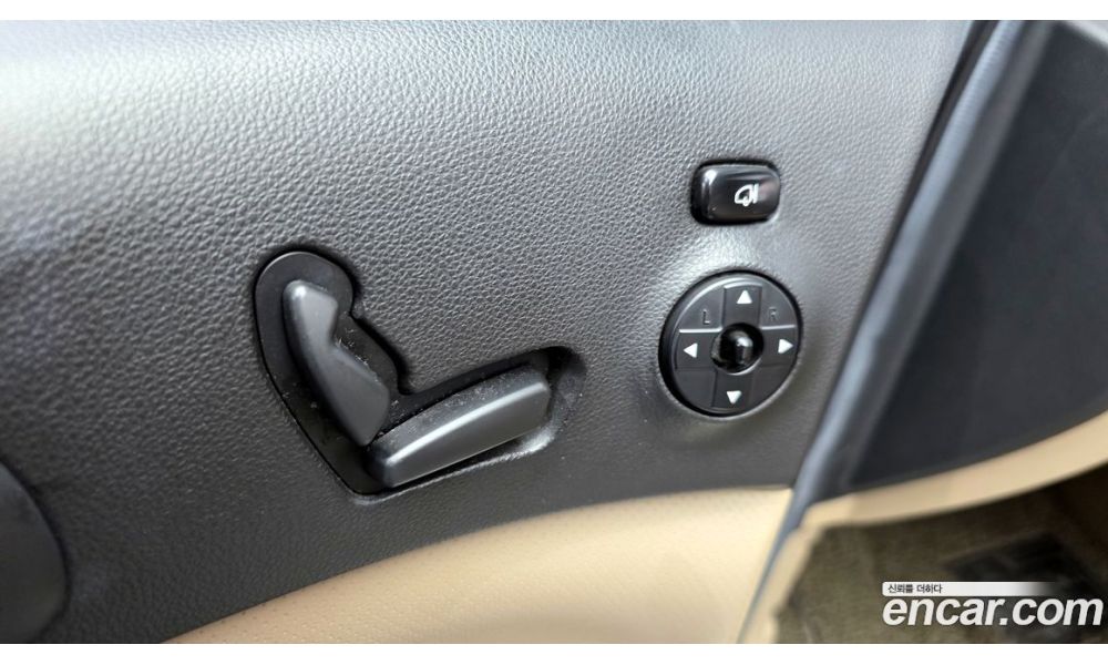 73256