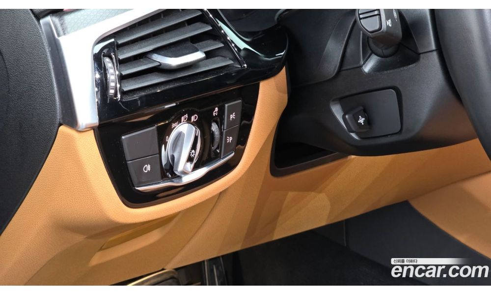 928630