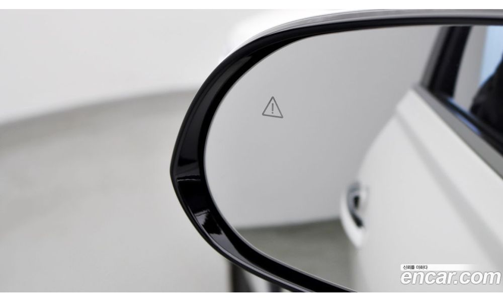 992744