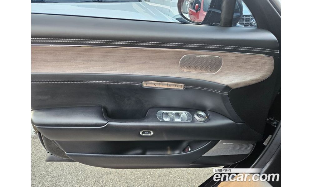 52316