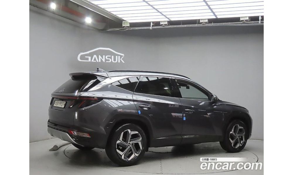 351631