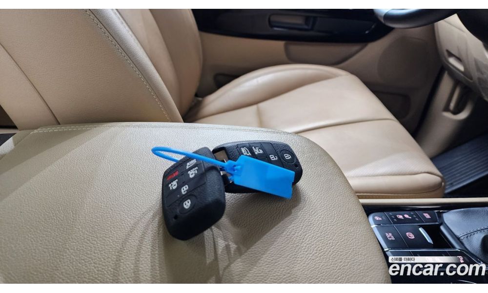 900777