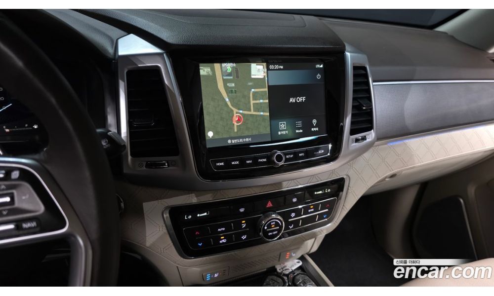 808319