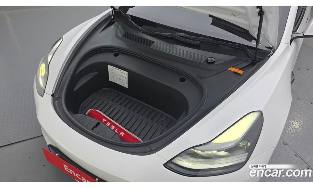 900301