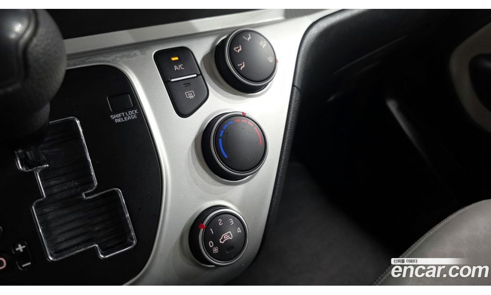 650889
