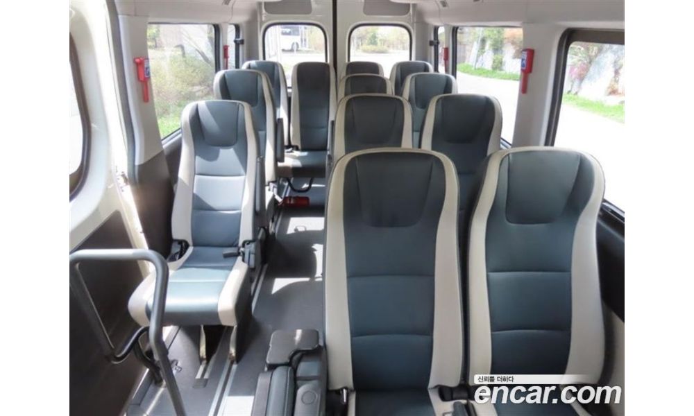 596132