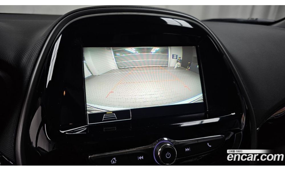 911327