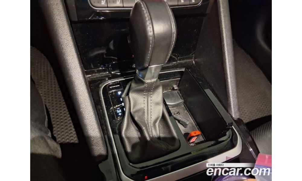 898172