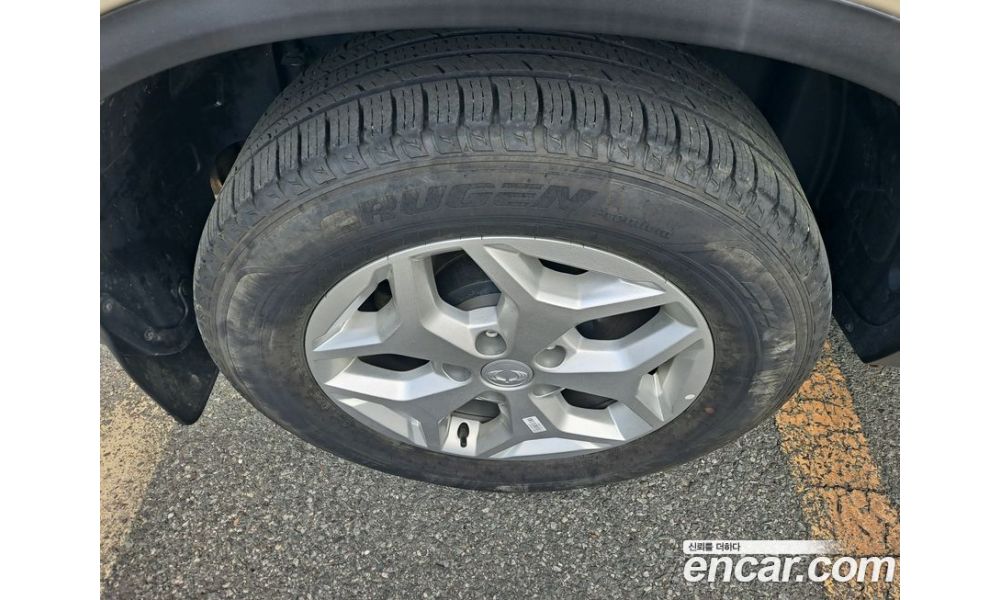 568425