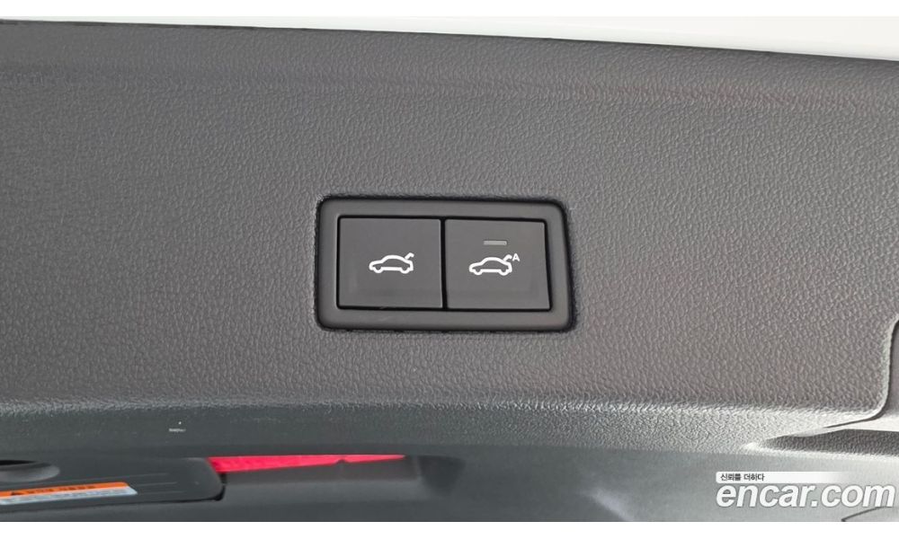 921439