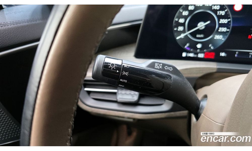 324700
