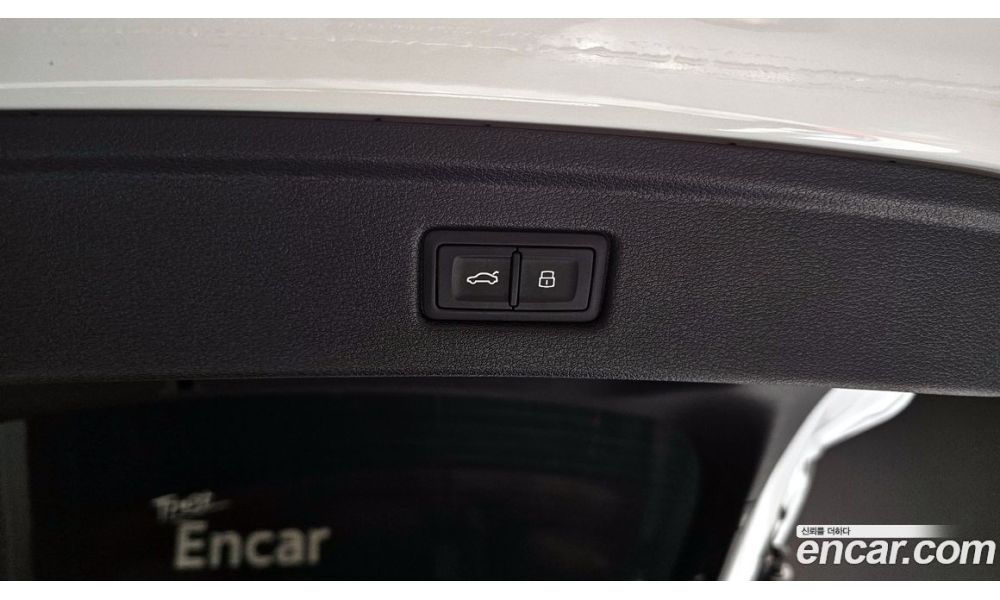 979682