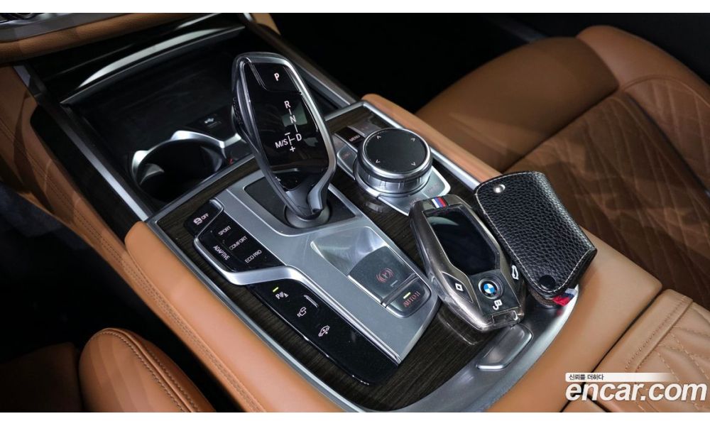 304565