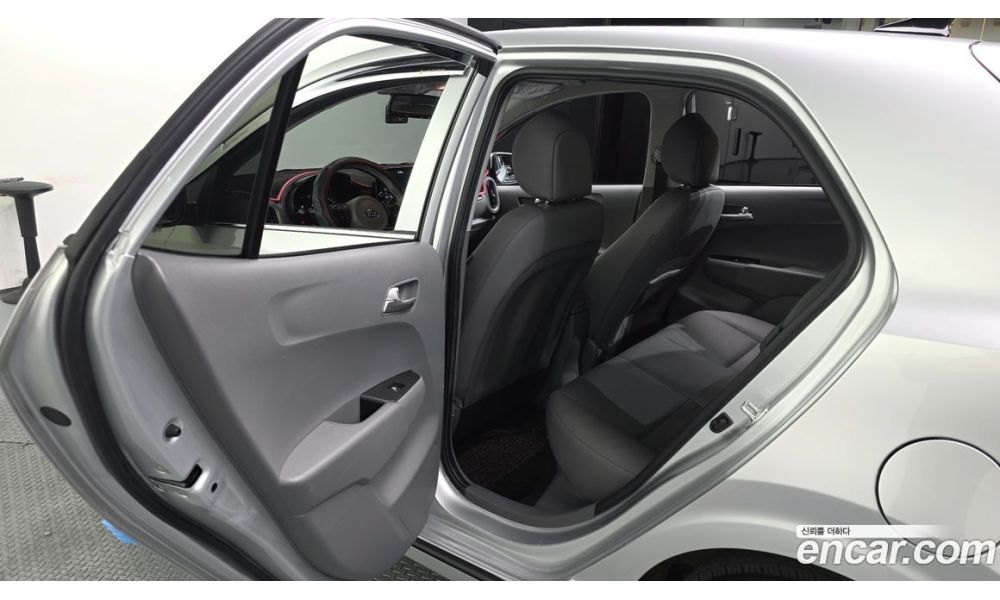 383983