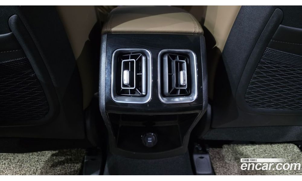 308562