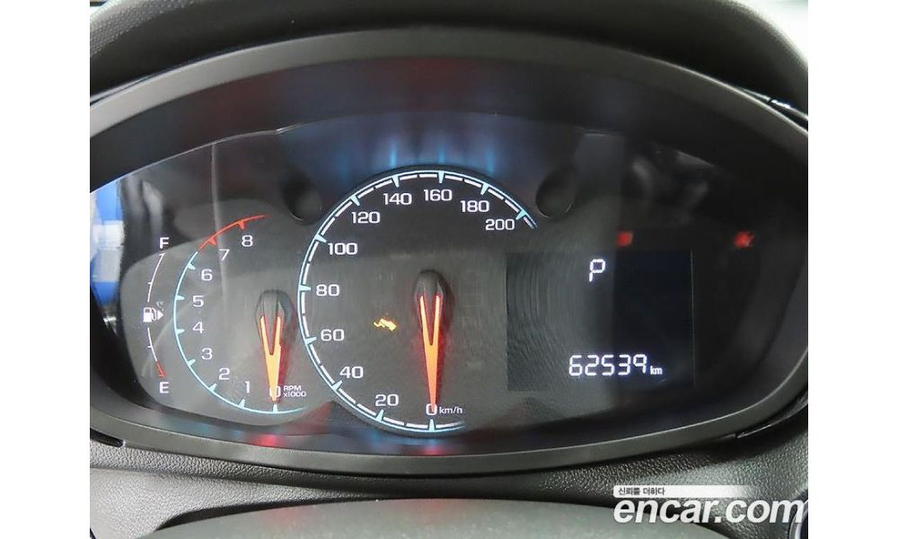 907863
