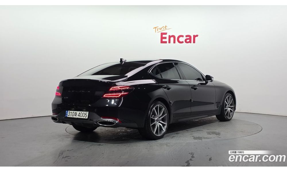 996890