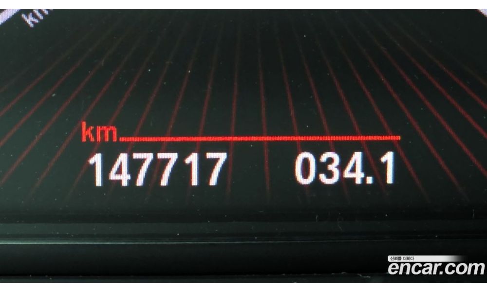 722103