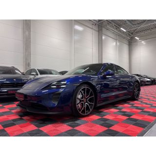 982900