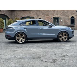 922428