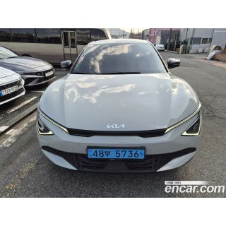 743684